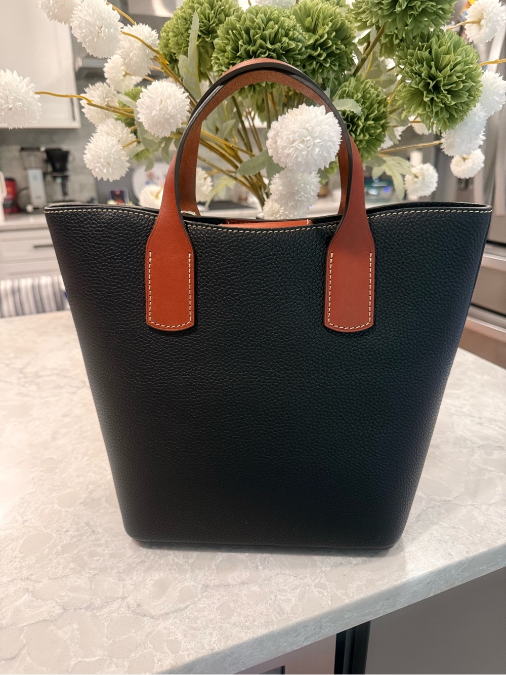Dooney and BOURKE black pebble grain Brinley - Picture 4 of 8